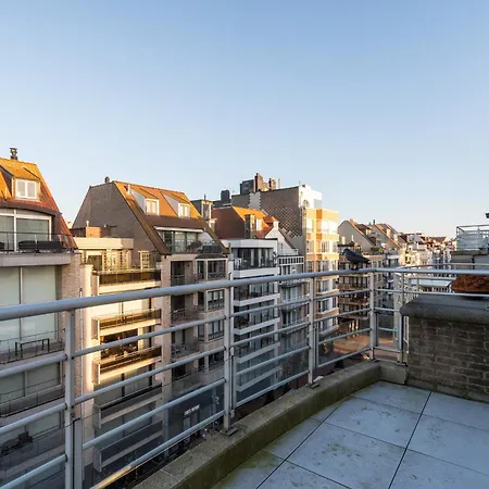 Apartamento Stijlvol & Lichtrijk Penthouse App Met Parking Knokke-Heist
