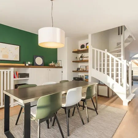 Stijlvol & Lichtrijk Penthouse App Met Parking Апартаменты *