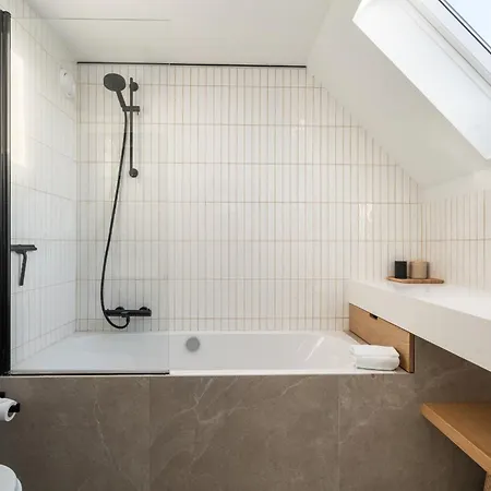 Stijlvol & Lichtrijk Penthouse App Met Parking 크노케-하이스트